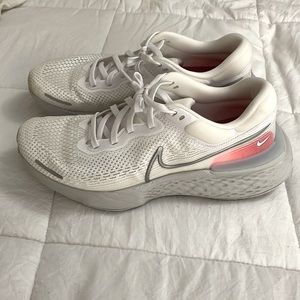 Nike invincible running shoes
